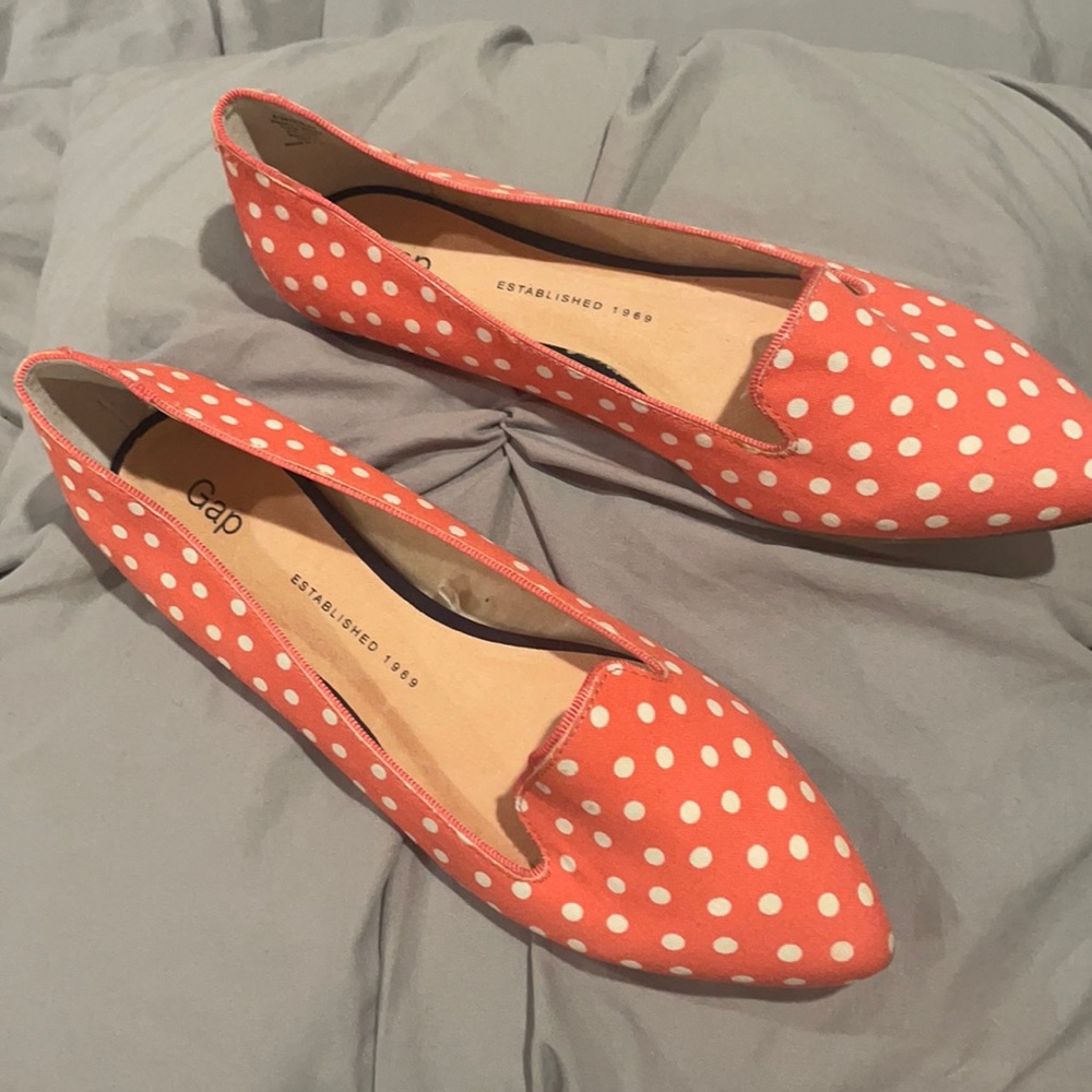 Gap flats size 8